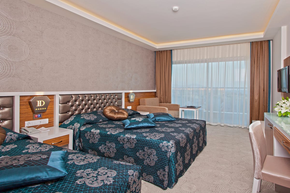 Minibar, odada kasa, ses yalıtımı, ücretsiz kablosuz İnternet 