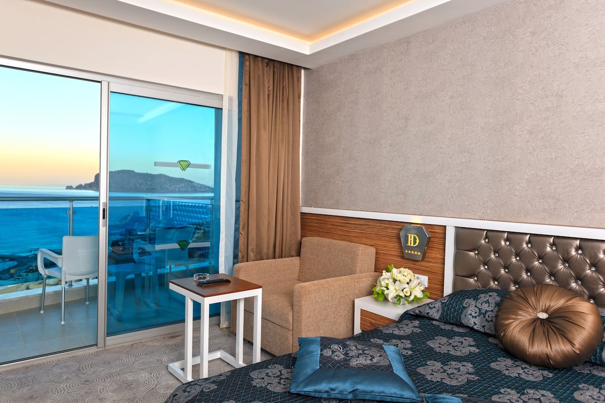 Minibar, odada kasa, ses yalıtımı, ücretsiz kablosuz İnternet 