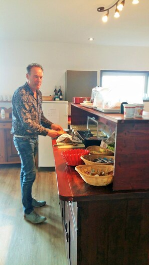 Breakfast buffet - De Kan Hoeve (De Veenhoop)