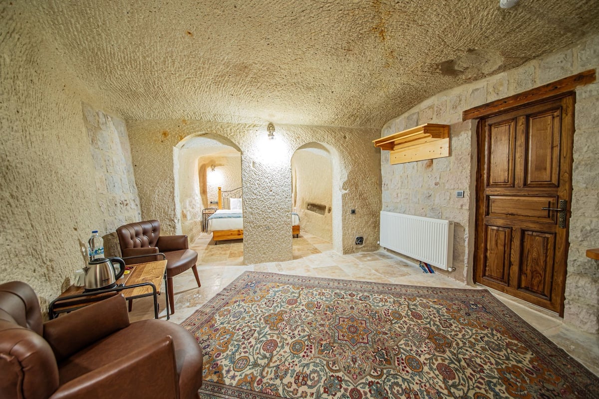 ANNEX UNDERGROUND CAVE SUITE | Hochwertige Bettwaren, individuell dekoriert, individuell eingerichtet