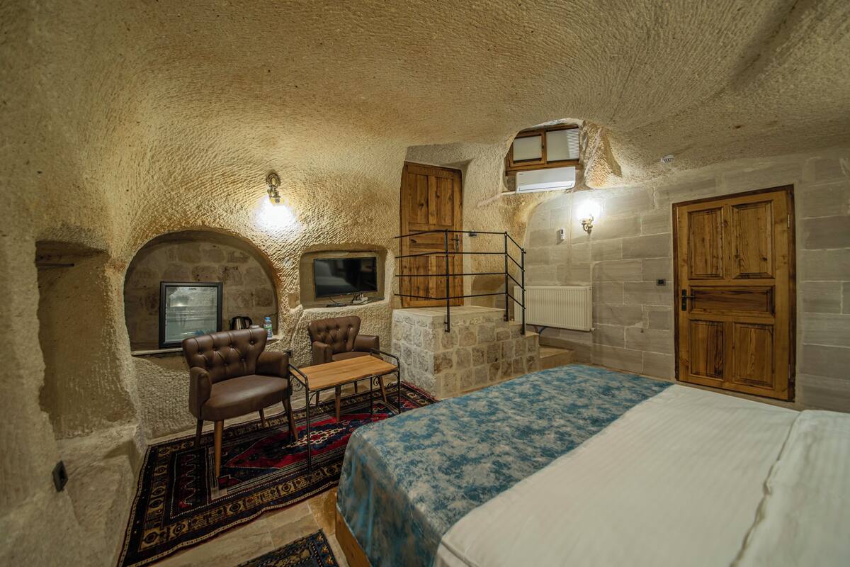 ANNEX STANDART CAVE | 이집트산 면 시트, 고급 침구, 책상, 노트북 작업 공간