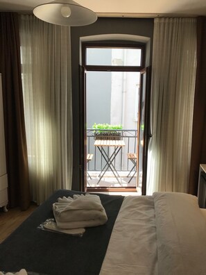 Standard Double or Twin Room, 1 Bedroom | 1 bedroom, premium bedding, minibar, in-room safe - Utarit Taksim (Istanbul)