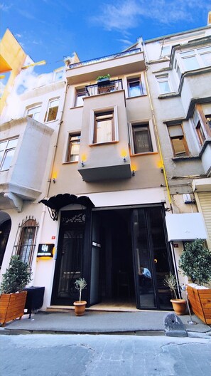 Fachada de la propiedad