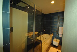 Apartamento, 3 quartos | Banheiro