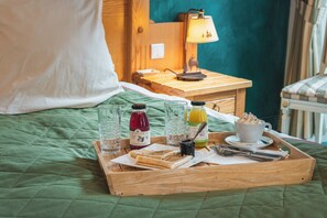 Superior Double Room, 1 Queen Bed | Minibar, in-room safe, desk, blackout curtains - Hôtel le Bois Joli (Cauterets)