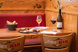 Bar (in der Unterkunft)