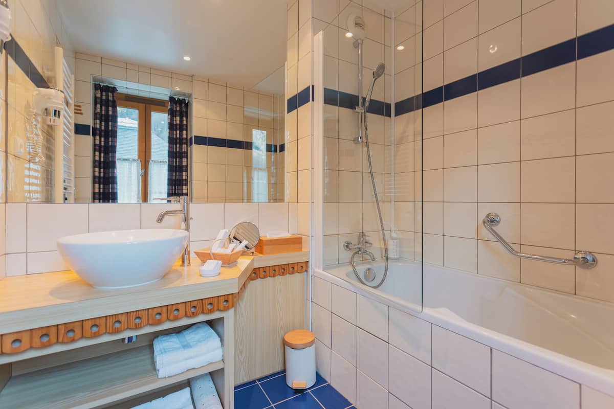 superior double room, 1 queen bed | 1 bedroom, minibar, in-room safe, desk