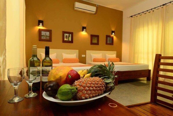 Quarto luxo | Frigobar, cofres nos quartos, escrivaninha