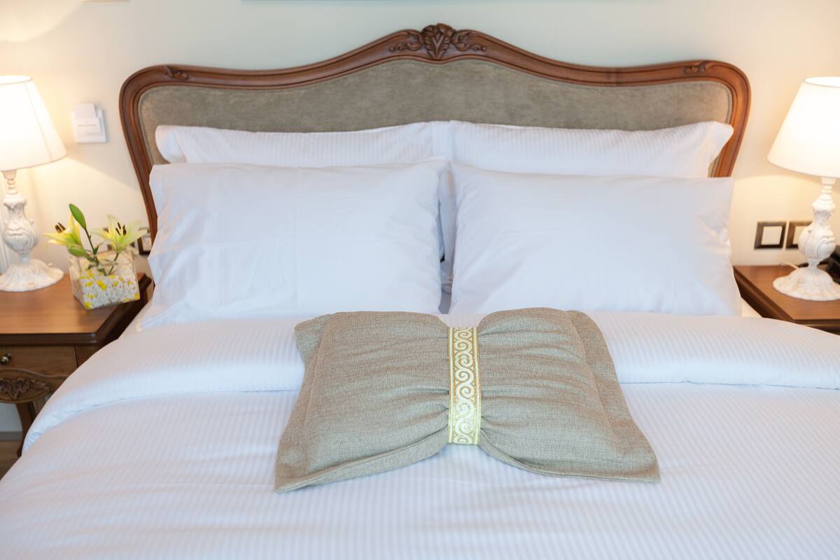 Ropa de cama de alta calidad y minibar 