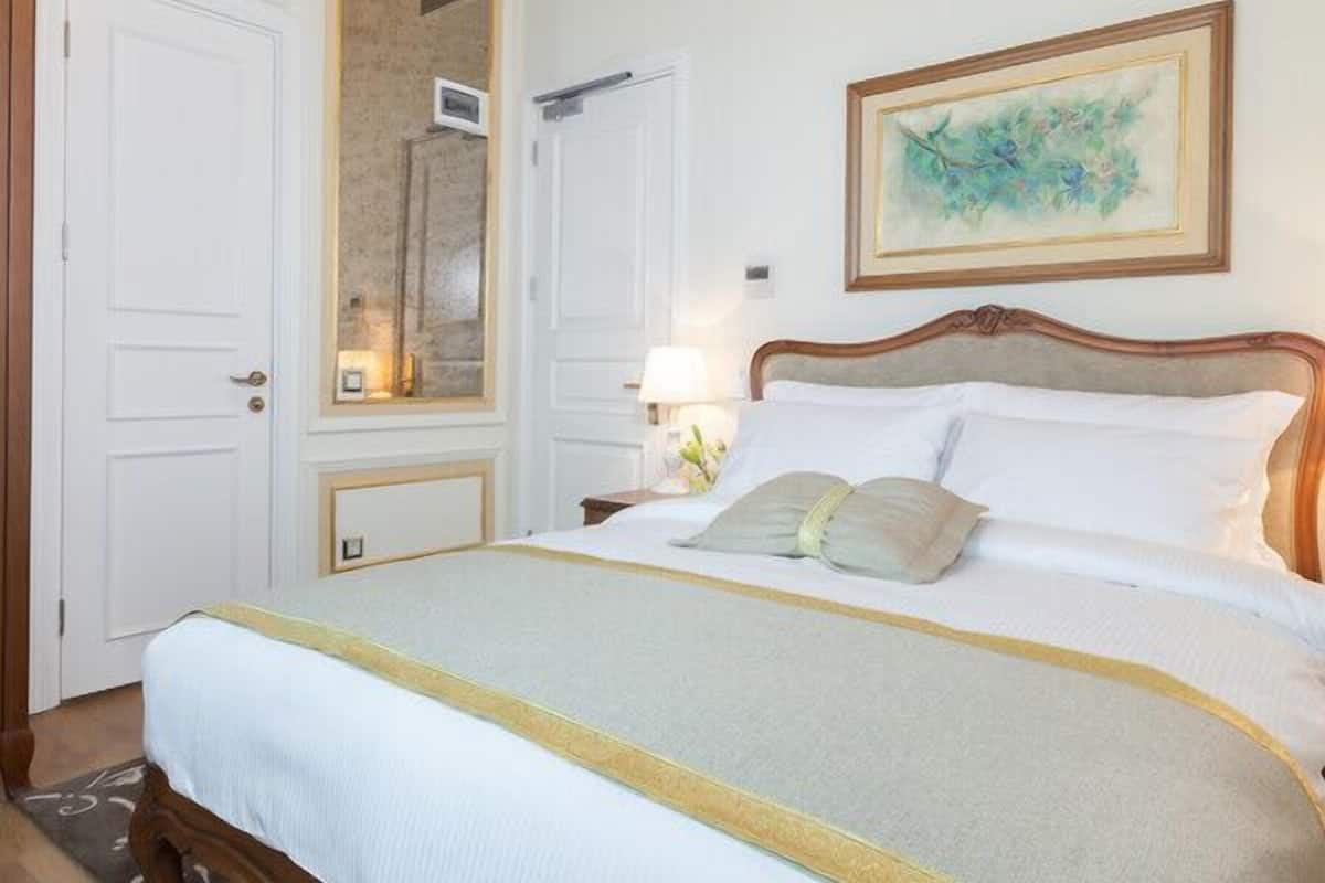 Standard Double or Twin Room | Premium bedding, minibar, in-room safe, desk