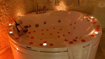 Honeymoon Suite, Jetted Tub | 1 bedroom, premium bedding, minibar, in-room safe