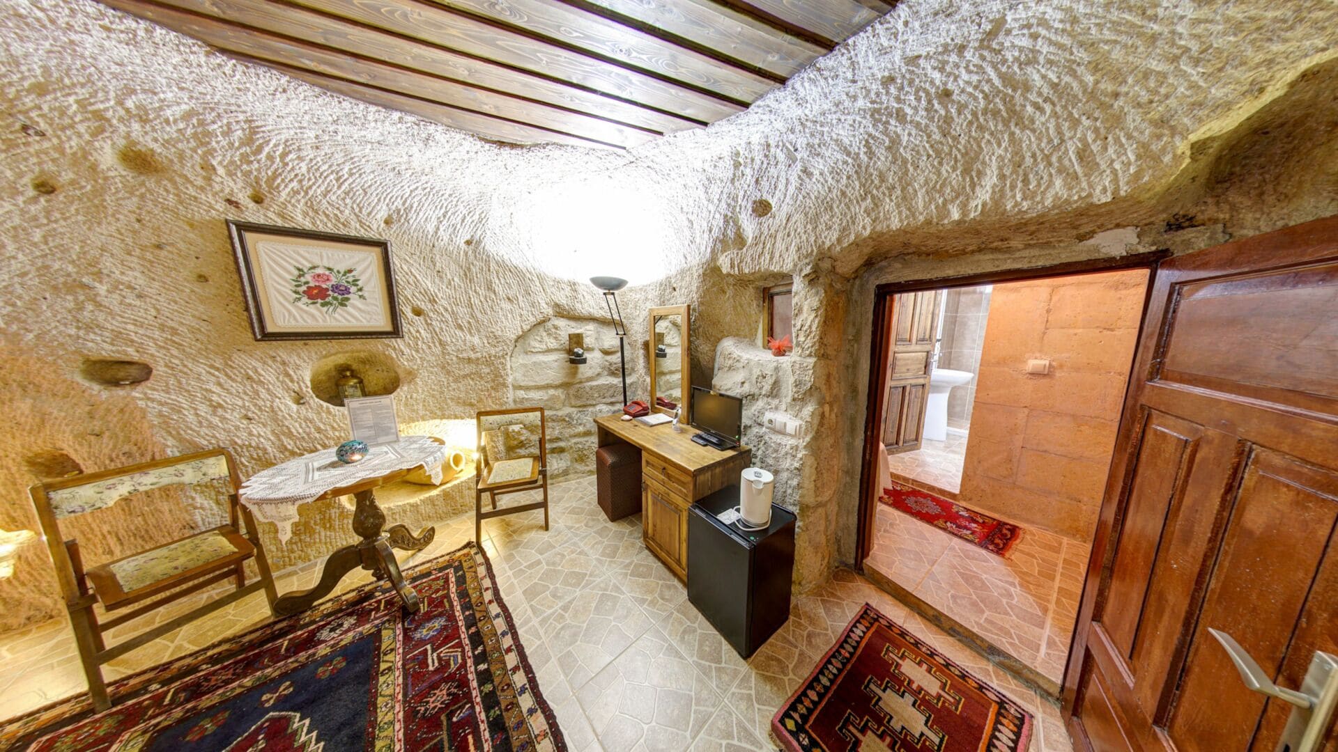 executive double room | 1 bedroom, premium bedding, free minibar items, desk