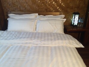 Deluxe Double | Escrivaninha