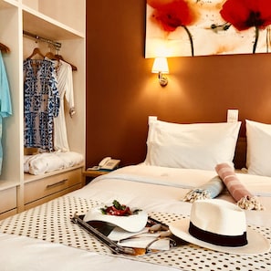 Quarto casal premium | Cofres nos quartos, ferros/tábuas de passar roupa, Wi-Fi de cortesia