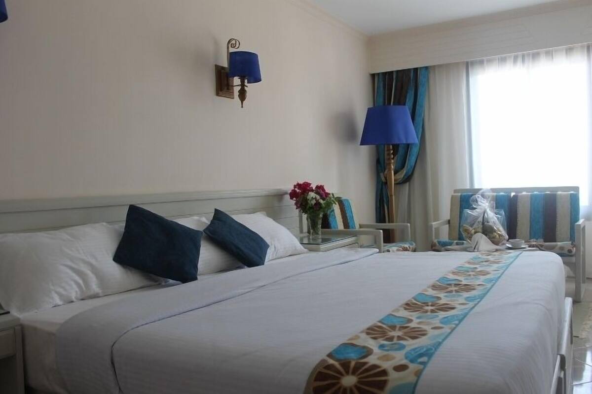 In-room safe, blackout drapes, iron/ironing board (on request)
