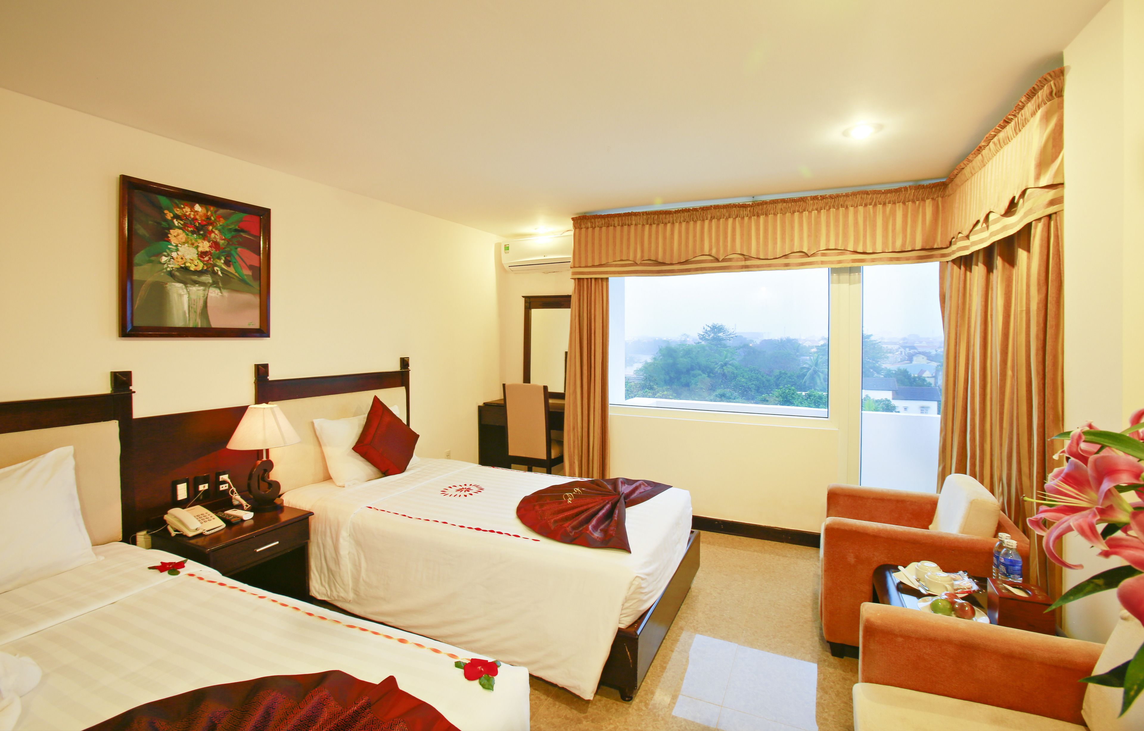 family triple room | minibar, in-room safe, desk, blackout curtains