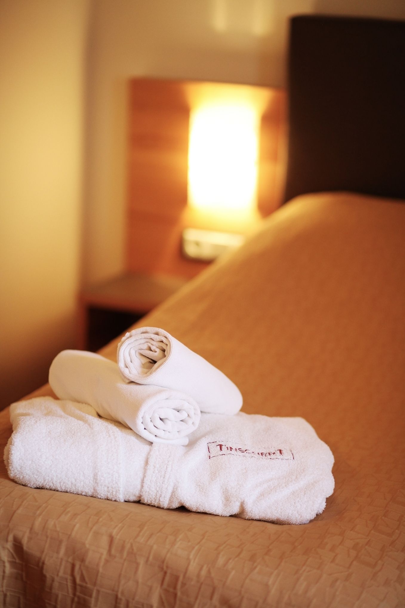 in-room safe, desk, laptop workspace, soundproofing