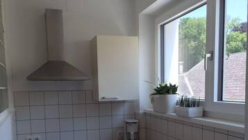 Apartment, 2 Bedrooms | Private kitchen