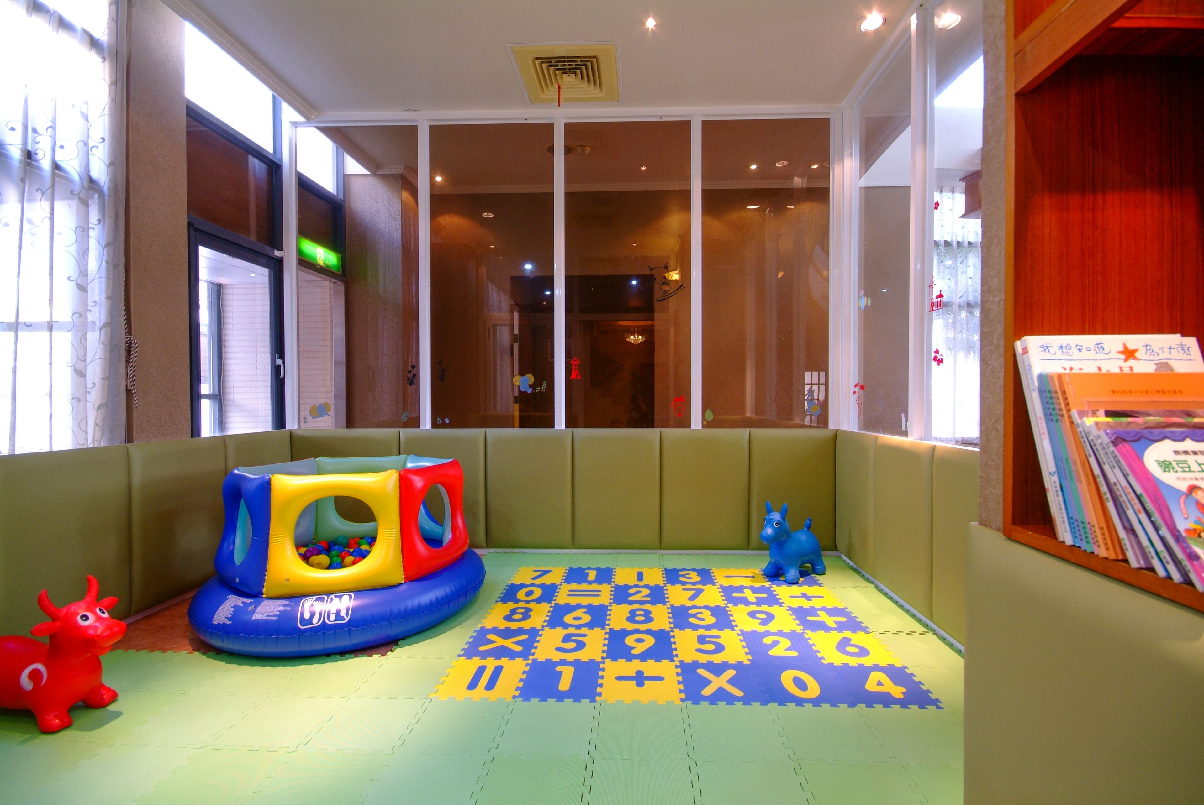 children’s play area – indoor