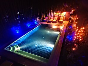 屋外プール、インフィニティプール