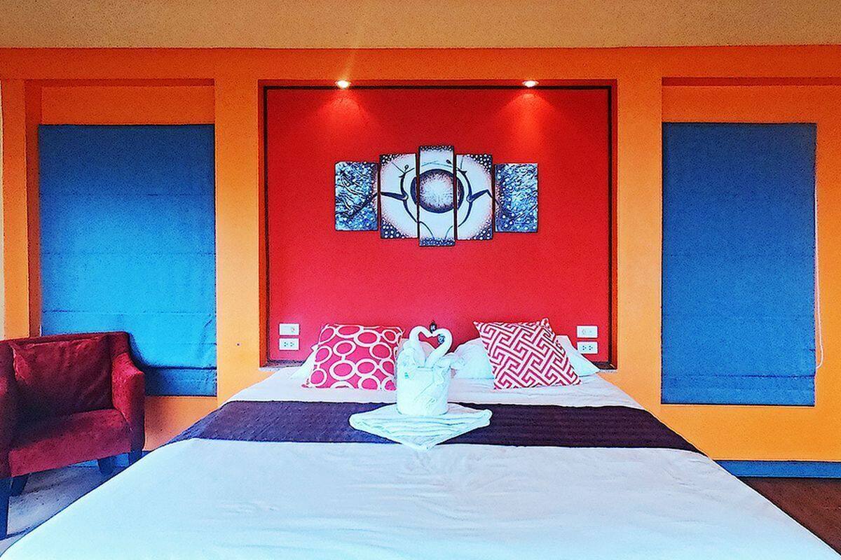 Caja de seguridad en la habitación, wifi gratis y ropa de cama 