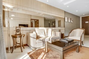 Grand Suite | Living area | 40-inch flat-screen TV with satellite channels, TV - Grand Asoke Suites Boutique Residence (Bangkok)