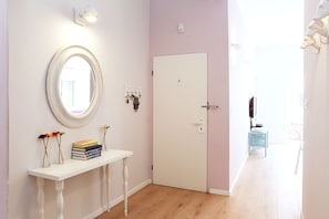 Apartment, 2 Bedrooms | 2 bedrooms, iron/ironing board, free cribs/infant beds, free WiFi - Marmorek Tel aviv (Tel Aviv)