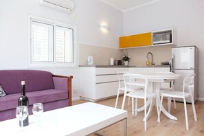 Apartment, 2 Bedrooms | Living room | Flat-screen TV - Marmorek Tel aviv (Tel Aviv)