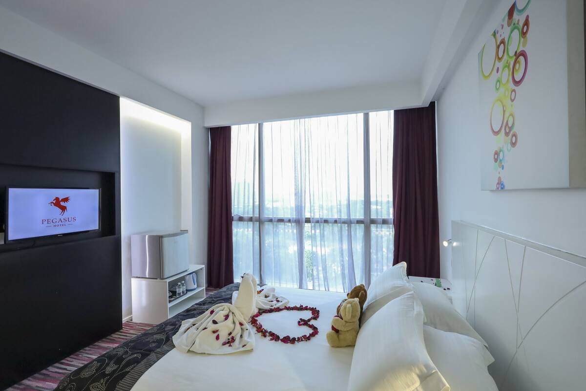 Habitación doble Deluxe | Ropa de cama de alta calidad, minibar y escritorio 