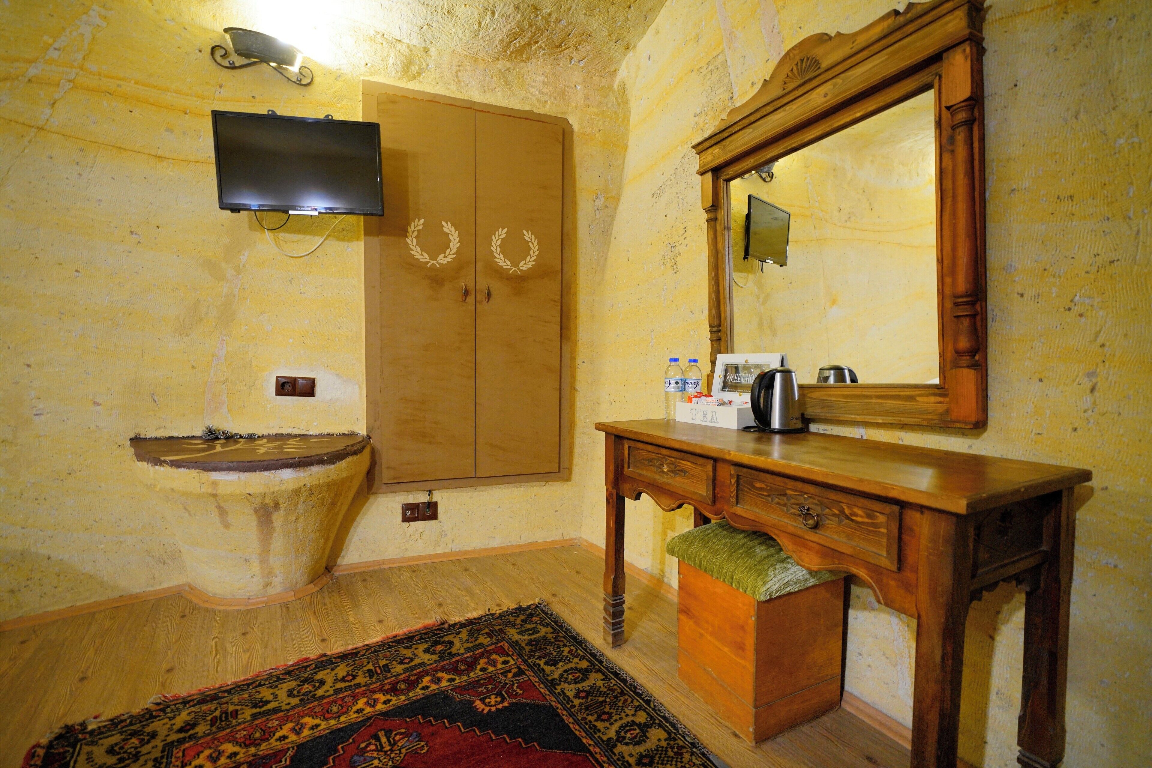 takali family cave suit | 1 bedroom, premium bedding, down duvets, individually decorated