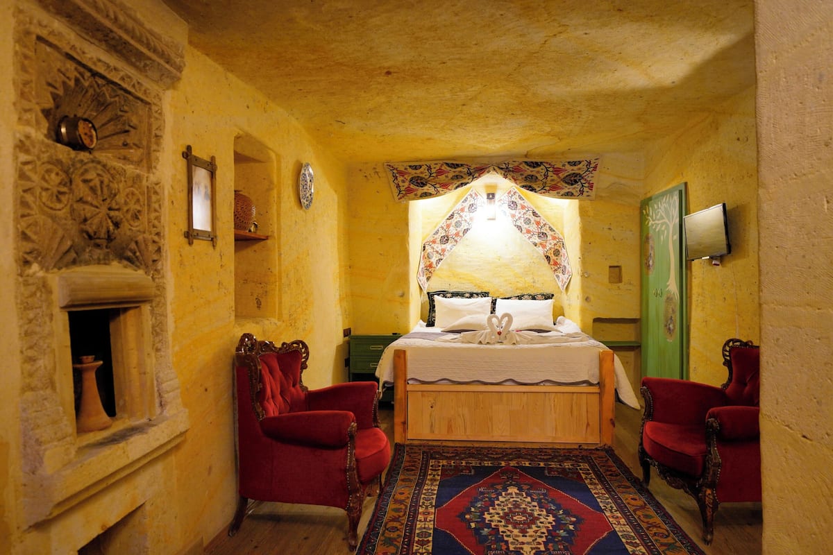 Double Room (Calen) | 1 bedroom, premium bedding, down comforters, individually decorated