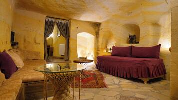 Family Suite (Turkish Bath) | Living area | TV, toys, heated floors