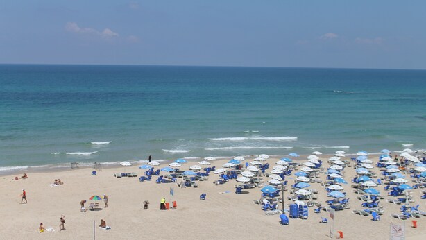 Beach nearby, beach towels - Hatzmaot - Bat Yam (Bat Yam)