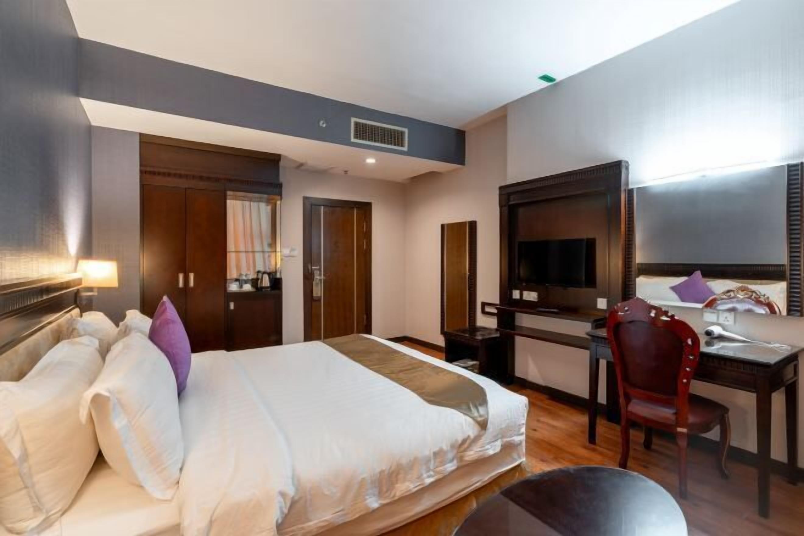 書桌、遮光窗簾/窗簾、隔音、熨斗/熨衫板