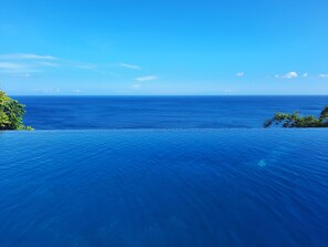 2 piscinas externas, guarda-sóis, espreguiçadeiras