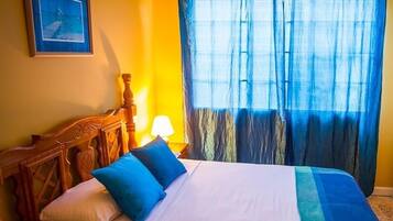 Signature Bungalow, 3 Bedrooms, Kitchen | 3 bedrooms, iron/ironing board, rollaway beds, free WiFi