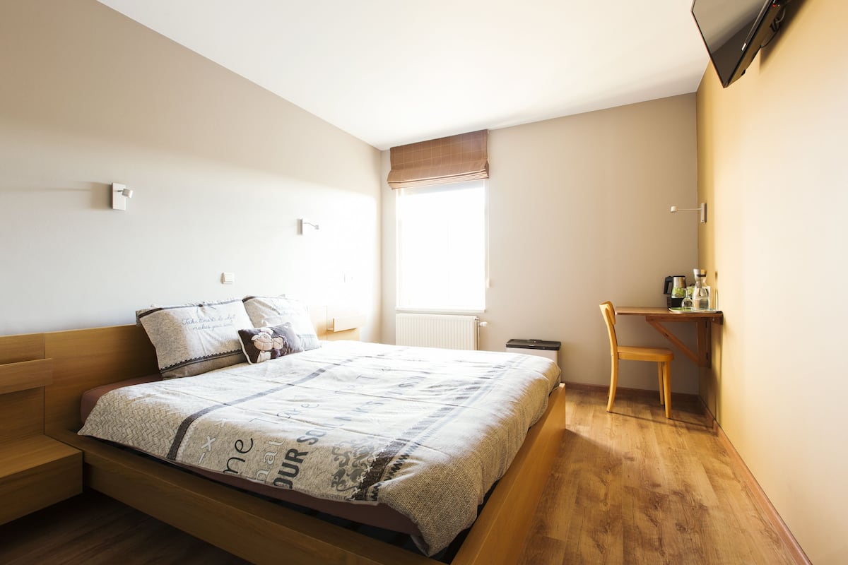 Doppel- oder Zweibettzimmer, HĂŒgelblick