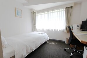 Desk, free WiFi, bed sheets - SMILE HOTEL Tokyo Tamanagayama (Tama)