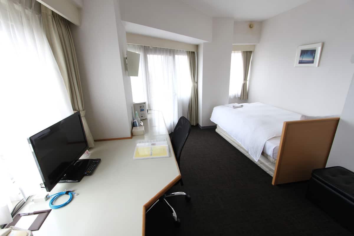 Desk, free WiFi, bed sheets