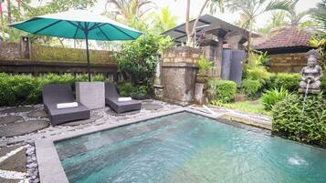 3 outdoor pools