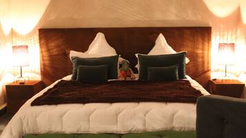 Premium Suite, 1 Double Bed, Ensuite | Individually decorated, individually furnished, cribs/infant beds