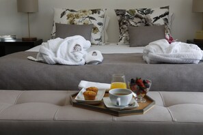 Minibar, bureau, rideaux occultants, chambres insonorisées