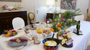 Termasuk sarapan bufet setiap hari