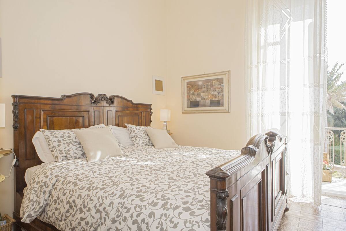 Double Room (External Bathroom) | Desk, iron/ironing board, free WiFi, bed sheets
