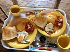 Tägliches nach Wunsch zubereitetes Frühstück (5 USD pro Person)