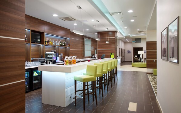 Bar (on property) - Hampton by Hilton Minsk City Centre (Minsk)
