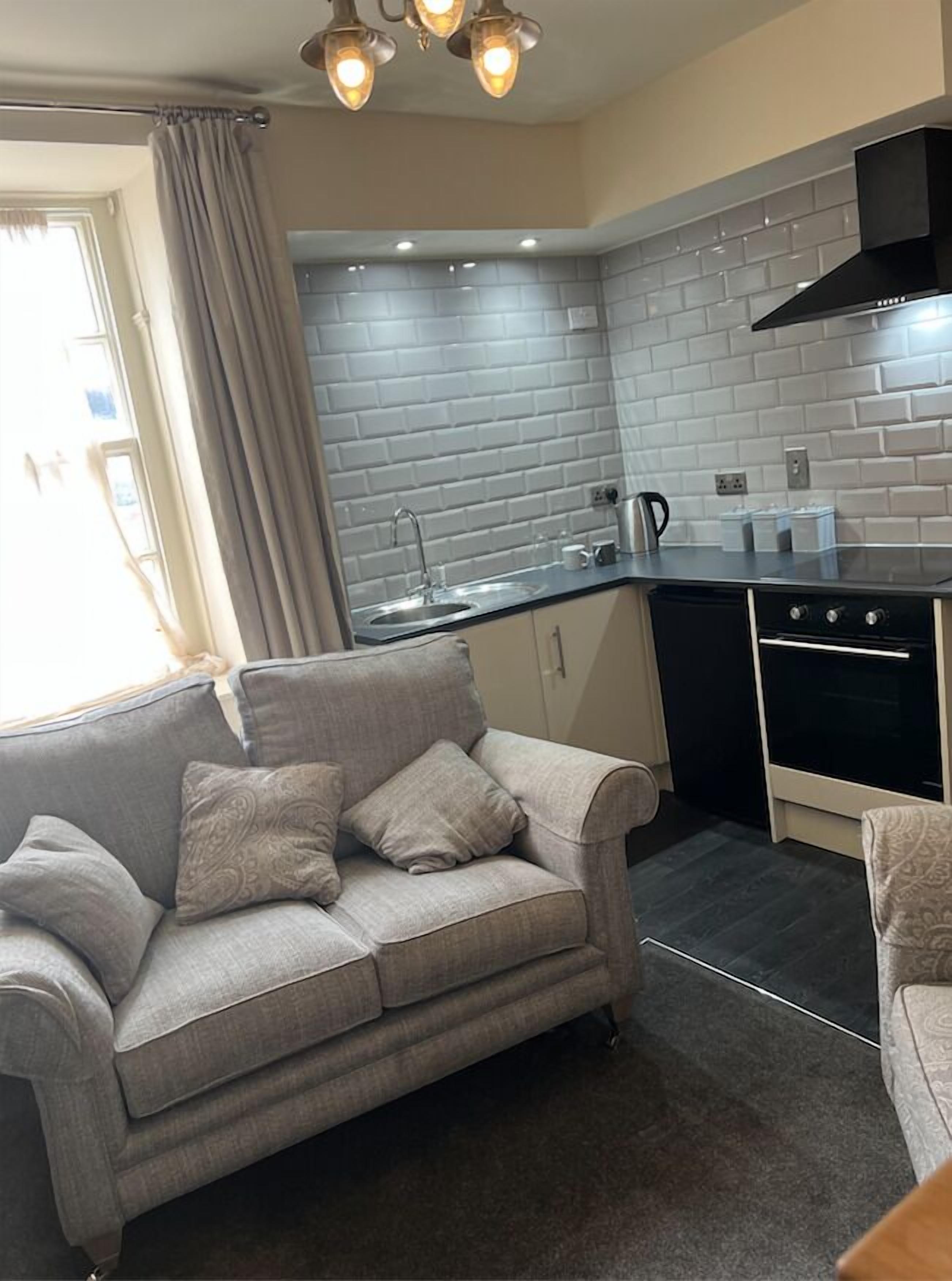 Superior Suite, Ensuite (Cooksley Suite) | Private kitchen | Highchair