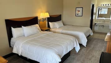 Standard Room, Non Smoking, Refrigerator & Microwave | Desk, iron/ironing board (on request), WiFi (free)