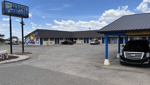 Front of property - Four Winds Motel & RV Park (Carrizozo)