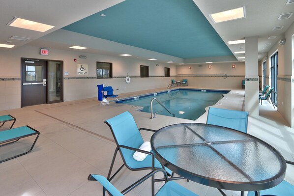 Indoor pool, pool loungers